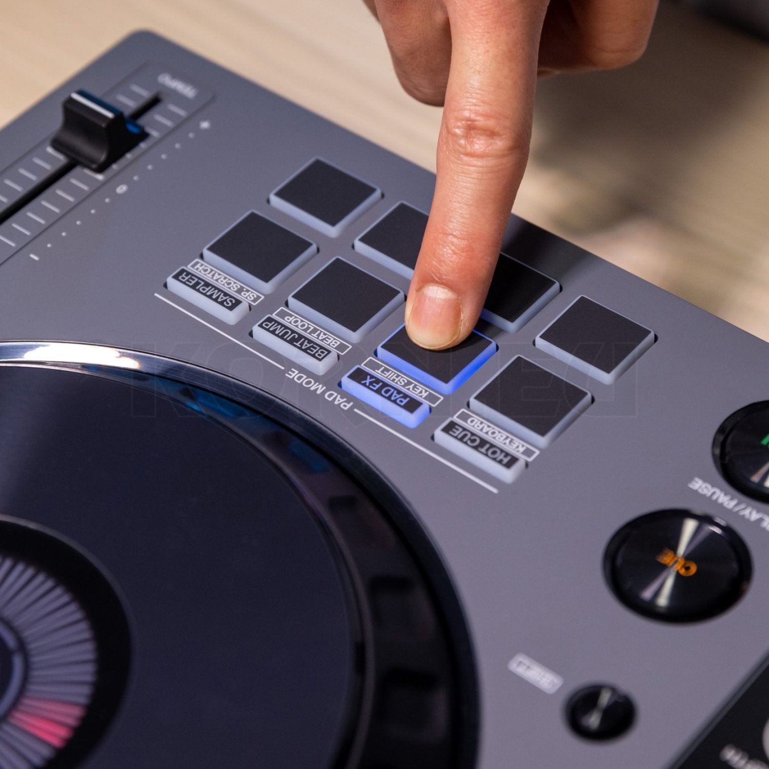 Pioneer DJ DDJ FLX6 GT DJ Controller