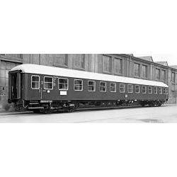 58119 Schnellzugwagen B4ümg-54, DB, Ep.III, mit Beleuchtung, AC