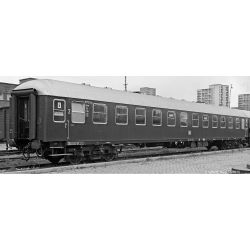 58121 Schnellzugwagen B4ümg-54, DB, Ep.III, mit Beleuchtung, AC