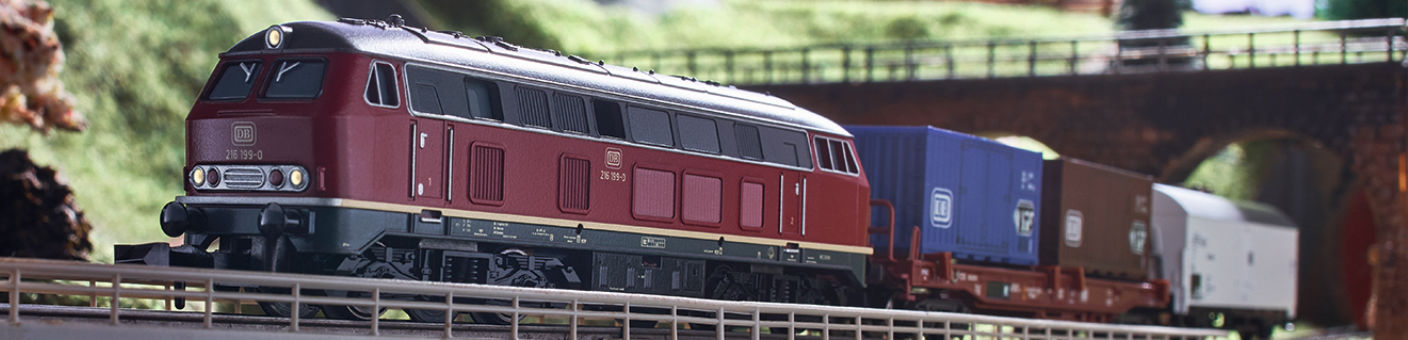 Güterzug im Modellbahnshop