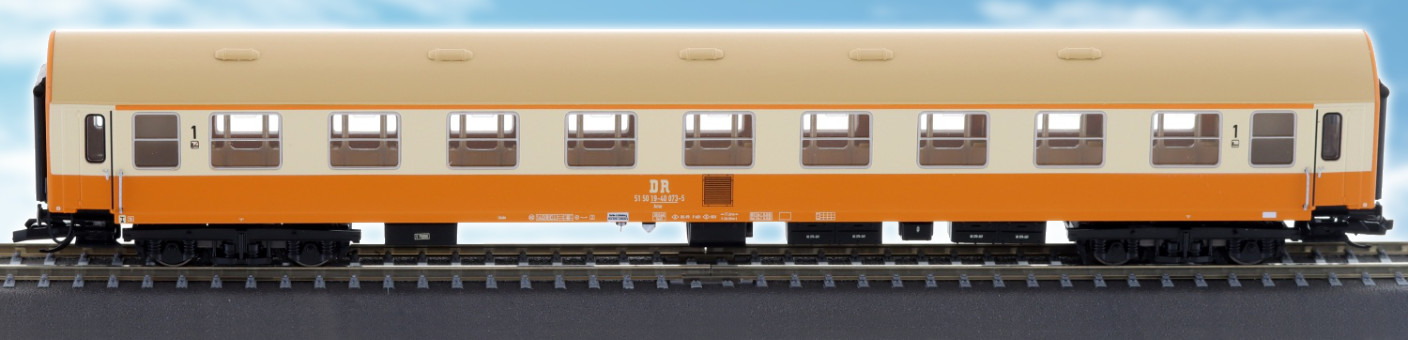 Personenwagen im Modellbahnshop