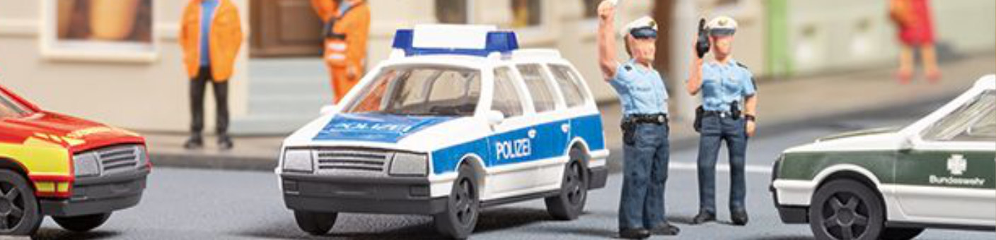 Polizei im Modellbahnshop