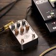 Universal Audio UAFX OX Stomp Dynamic Speaker Emulator Thumbnail 6