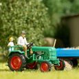 40072 H0 Traktor Kramer KL 11 mit Bauer und Kind, Bj. 1953 Thumbnail 2