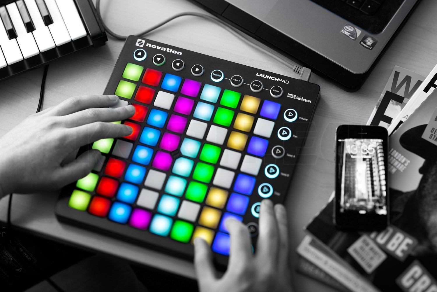 Novation Launchpad MK2 Midi Controller | Musikhaus