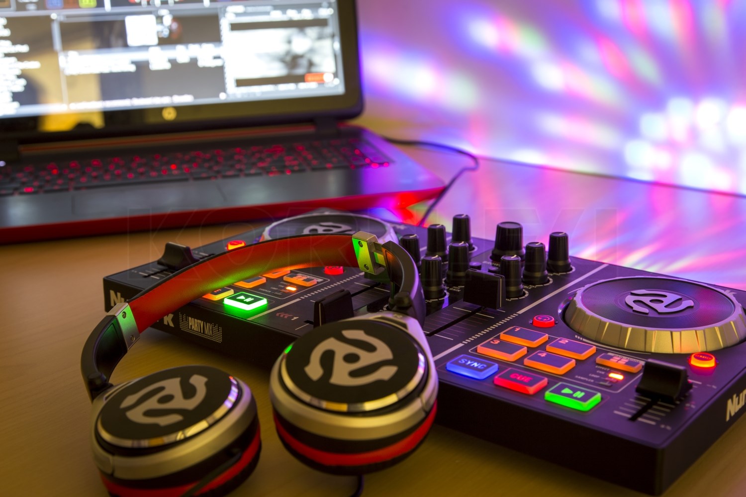 Numark Party Mix DJ Controller