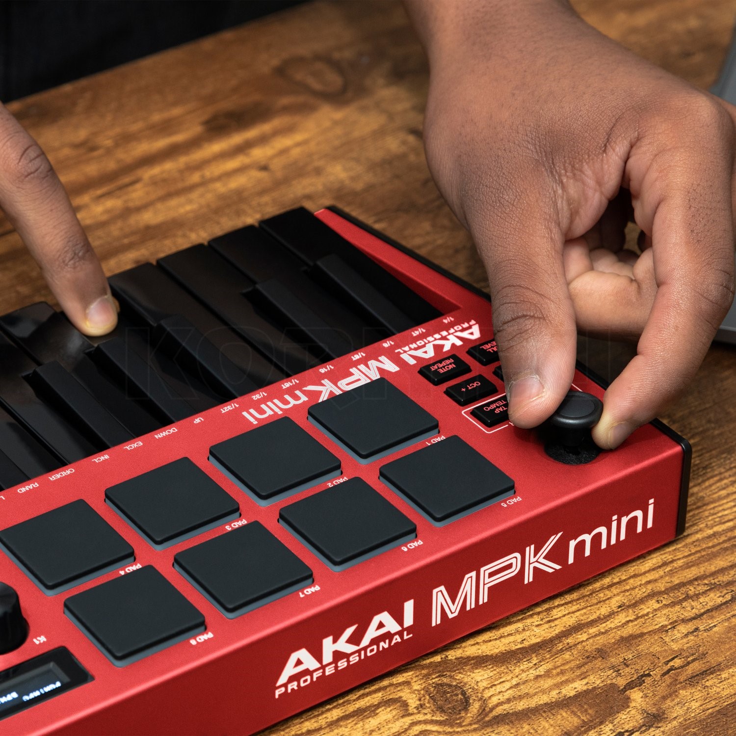 akai-professional-mpk-mini-mk3-red