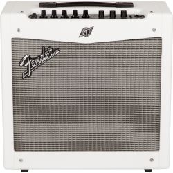 Fender Mustang II V2 Amp white