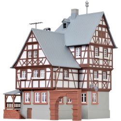 38901 Torhaus-Miltenberg- Maße: 14 x 13,5 x 16cm