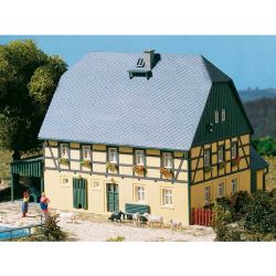 11359 Großes Bauernhaus mit Stall und Schauer