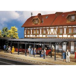330908 Überdachter Bahnsteig
