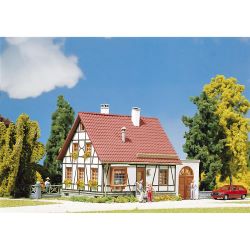232215 Fachwerkhaus mit Garage
