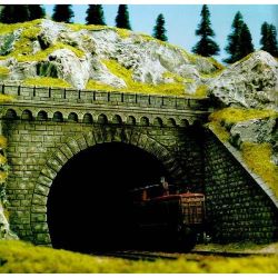 7023 Tunnelportal