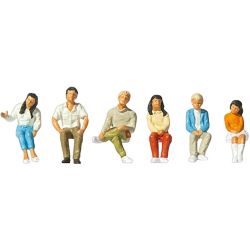 10297 Sitzende Jugendliche