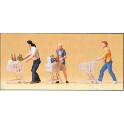 10488 Kunden mit Einkaufswagen