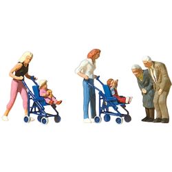 10493 Mütter. Kinder im Kinderwagen.