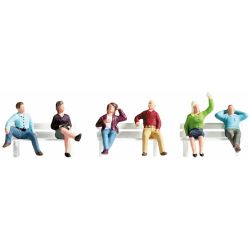 15540 Sitzende, 6 Figuren ohne Bank H0