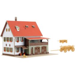 43721 H0 Bauernhaus mit Scheune, Re