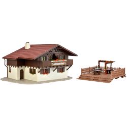 43960 H0 Almgasthof mit Holzterasse
