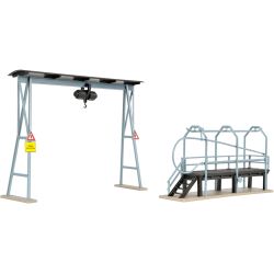 45747 H0 Rohrblasgerüst und Bockkran