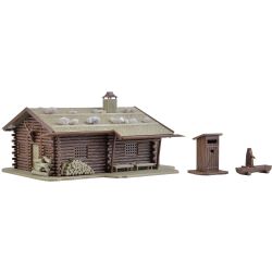 47743 Jagdhütte mit Brunnen und Häuschen mit Herz