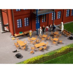 41671 Tische, Stühle