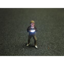 50229 Fotograf mit LED Blitz Beleuchtung "junge Frau"