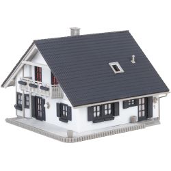 130640 H0 Saniertes Einfamilienhaus