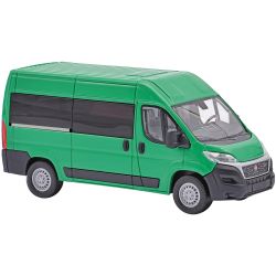 54651 H0 Fiat Ducato Bus, grün