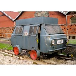 HR9008D H0 Draisine Fiat 500 mit Maschinengewehr auf dem Dach, Ep. V, DC-Digital