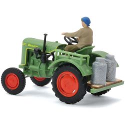 54154 H0 Fendt F15 mit Bäuerin