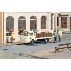 66038 H0 Goliath Expr. 1100 Getränkepritsche offen "Isenbeck"