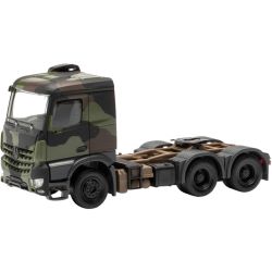 747028 H0 Mercedes-Benz Arocs 6x4 Zugmaschine "Bundeswehr", flecktarn